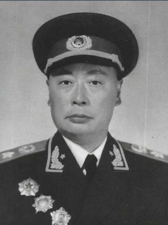 1788165570210094761.png 陈毅.png